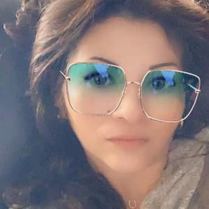 Meet your Posher, Elena